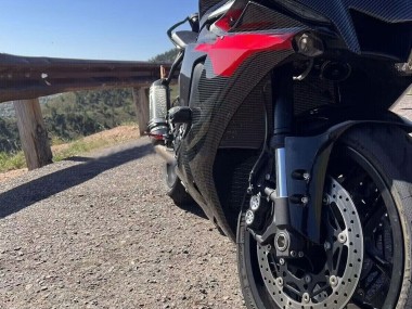 Carenados Moto Yamaha YZF 1000 R1 2020-2025 - Negro FibraCarbono Rojo